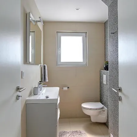 M #3- Sea View, Breakfast & Free Garage Parking Apartamento